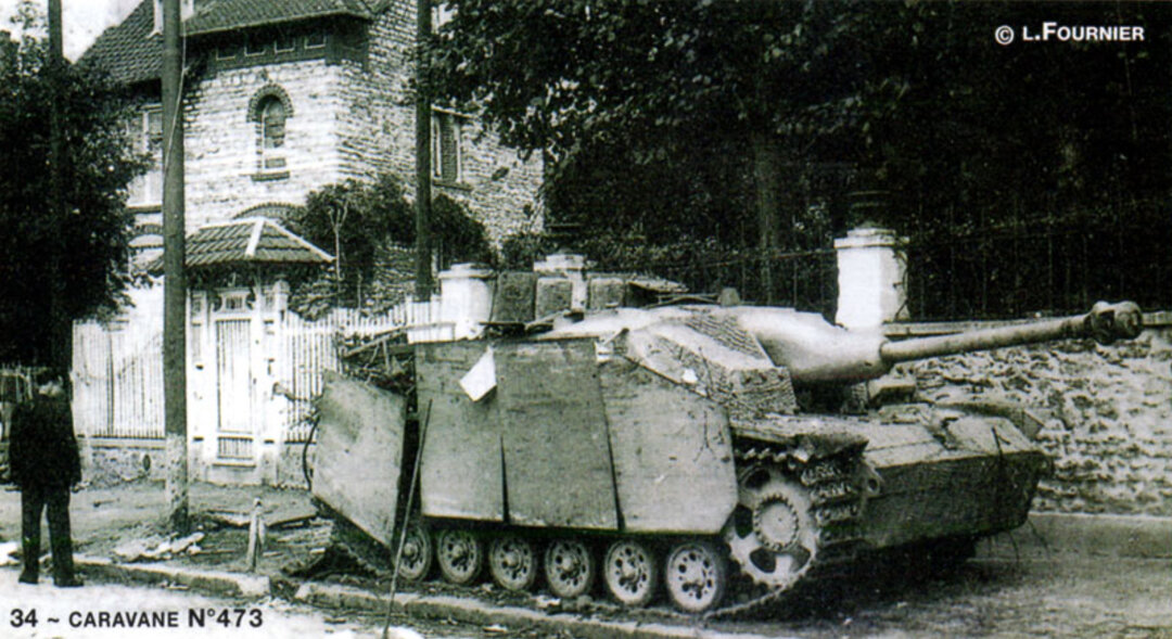 Un Stug III détruit par les chars M10 du 1/4/RBFM le 27 août 1944