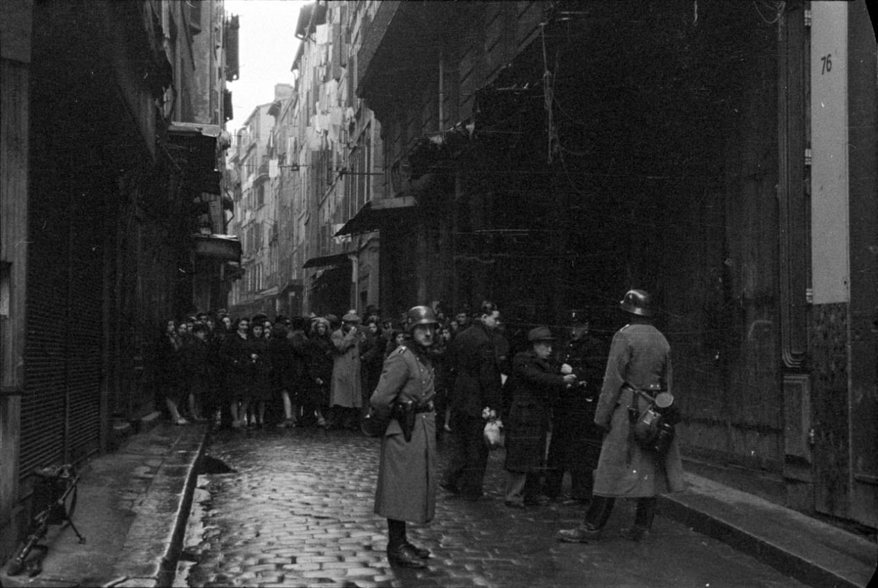 Contrôle au 76 de la Grand'Rue (prise de l'intersection rue de la rose /traverse de l'Olivier vers Caisserie)