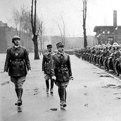 Le colonel De Gaulle aux côtés du général Delestraint