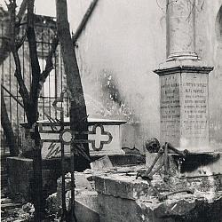 Tombe profanée du cimetière Saint-Jean Smyrne 1922