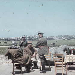 On the outskirts of Dunkirk, a German officer interrogates two captured (…)