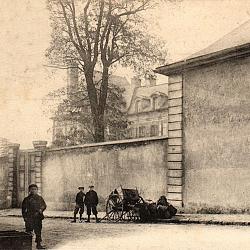 courbevoie_chateau_gabrielle_vu_de_la_rue.jpg