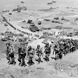 La 2e division d'infanterie à Omaha Beach, le 7 juin (J+1). Ici, au (...)
