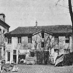 1280px-chateau_de_la_montagne_cour_d_honneur_et_communs_edited.jpg