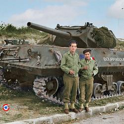 Tank Destroyer M10 Bourrasque du 1/4/RBFM et deux membres de son équipage (…)