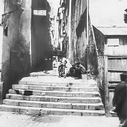 Quai du port - marches de la rue Mayousse
