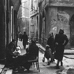 Les rues de la Dorade et Torte à droite à partir de la rue Saint-Christophe