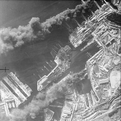 Toulon novembre 1942 : la flotte en française en flamme