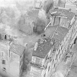 Rue Fontaine Rivière, explosion le lon de la rue des Gassins Februar 1943 (…)