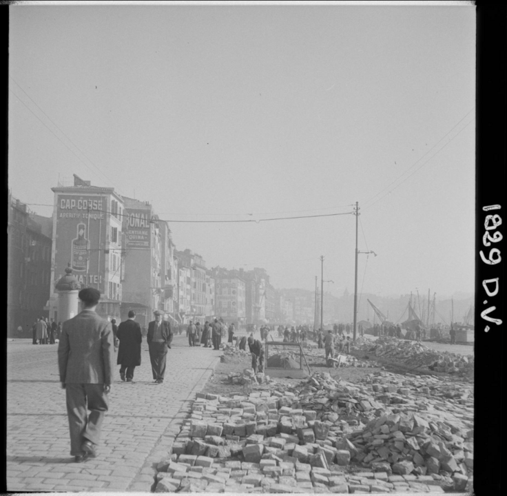 Le quai de Lancerie à l'Hôtel de ville