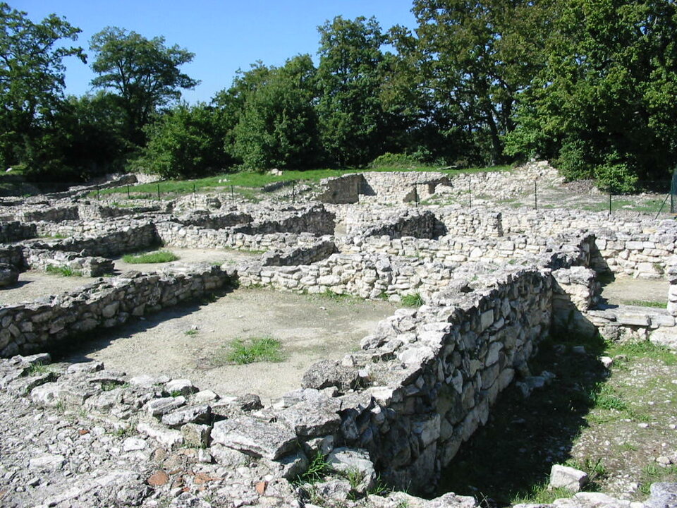 Vue générale de l'oppidum d'Entremont