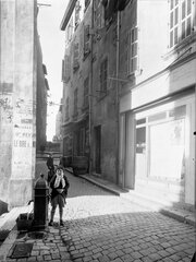 Rue Saint Thomé de la place Lenche vers Tourette à l'intersection avec le haut de la rue des Martégales