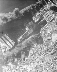 Toulon novembre 1942 : la flotte en française en flamme