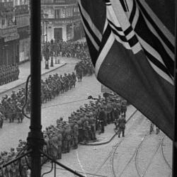 1er juin 1940 Lille l'armée française défile en arme devant ses (...)