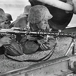 MG-34 machine gun from 1st SS Panzer Division Leibstandarte SS Adolf Hitler (…)
