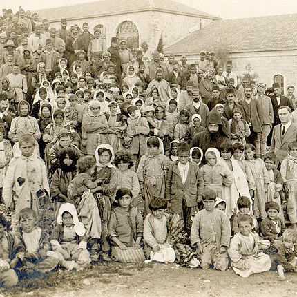 Des survivants arméniens découverts à Salt et envoyés à Jérusalem, avril 1918